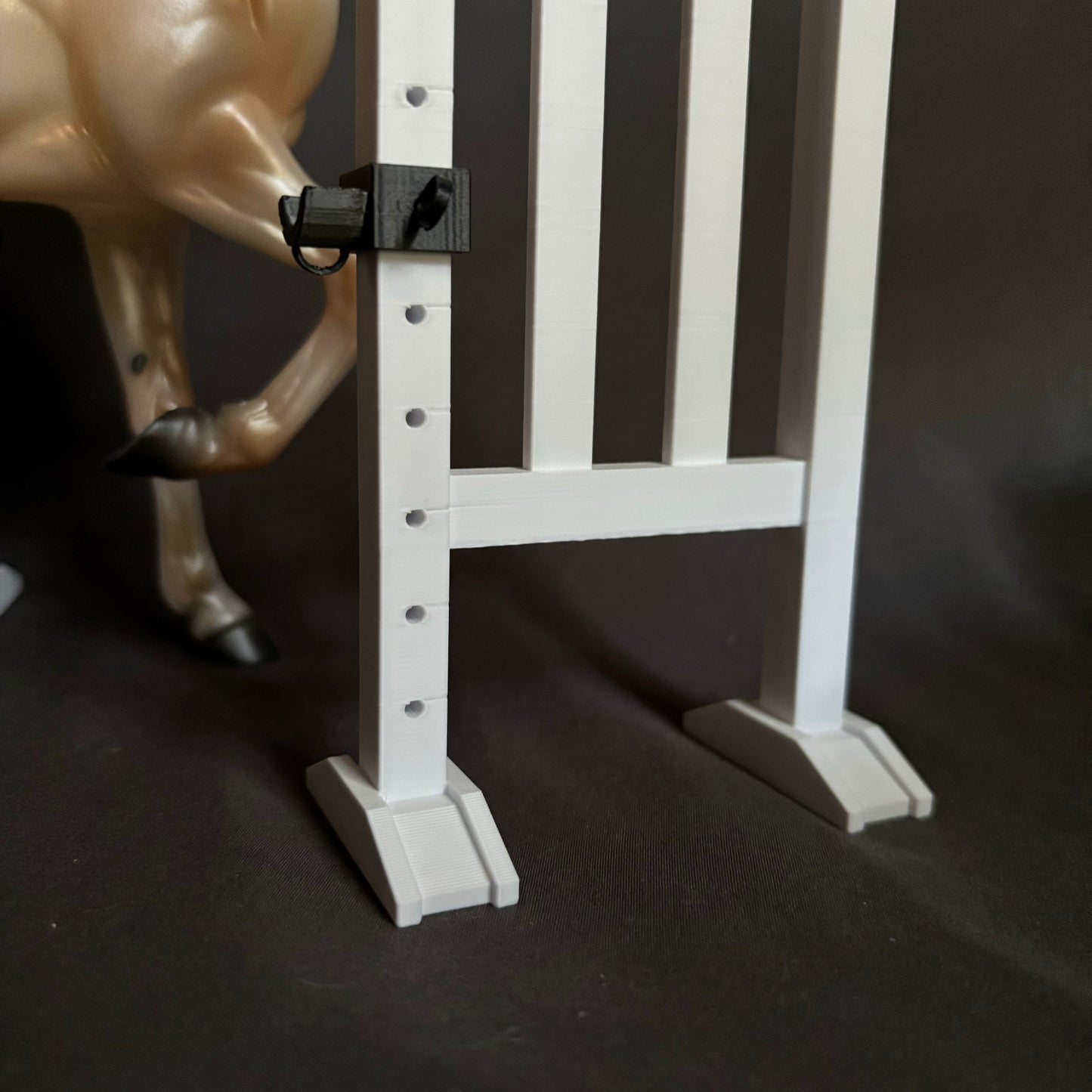 Straight Standards (Set of 2, White)